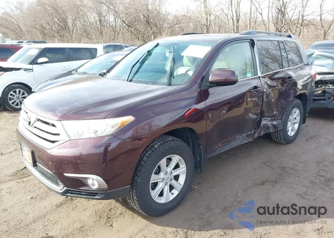 2011 Toyota Highlander Se V6 z USA, uszkodzony, nr VIN 5TDBK3EH4BS063119